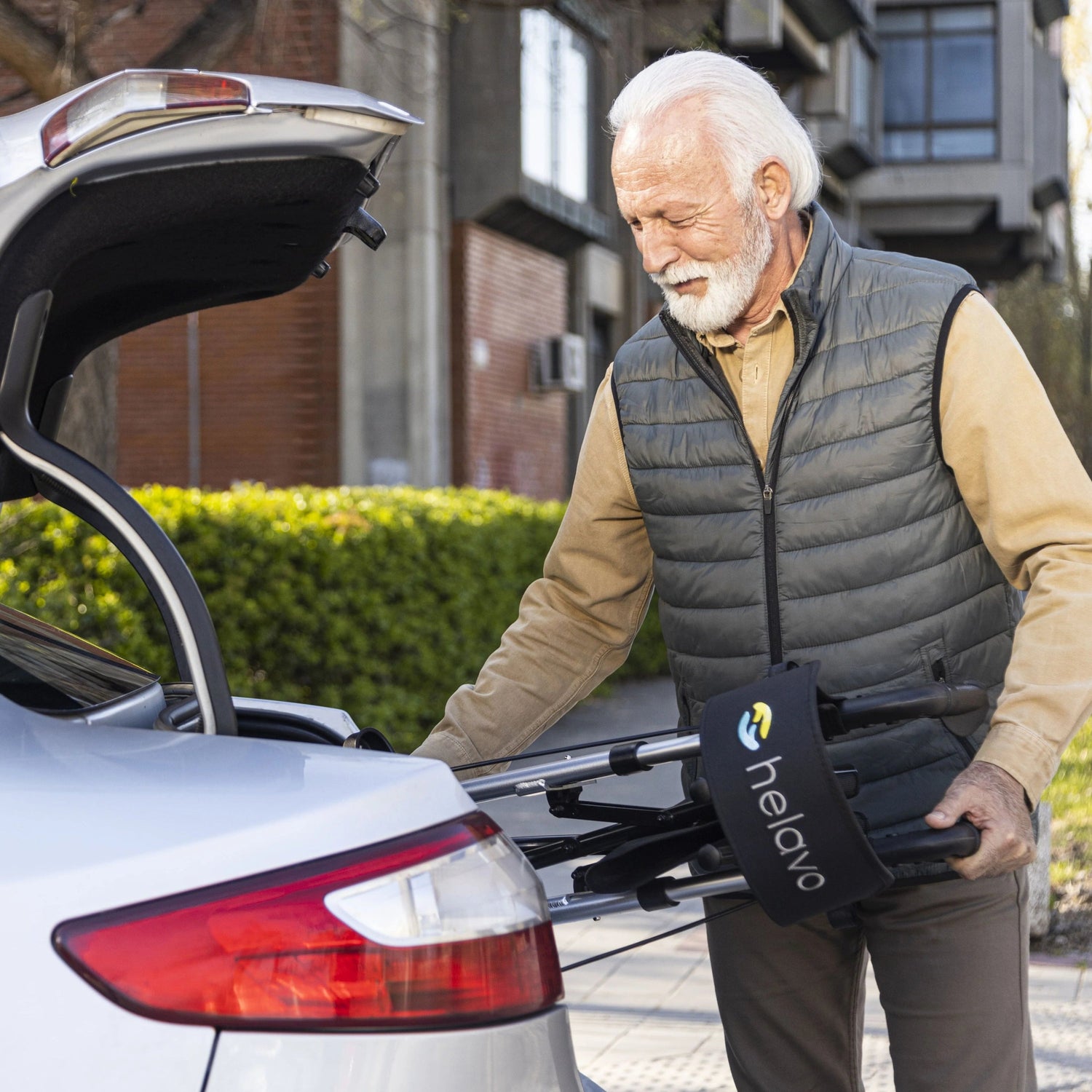 Reisen mit dem Rollator: Flughäfen, Hotels und öffentliche Verkehrsmittel