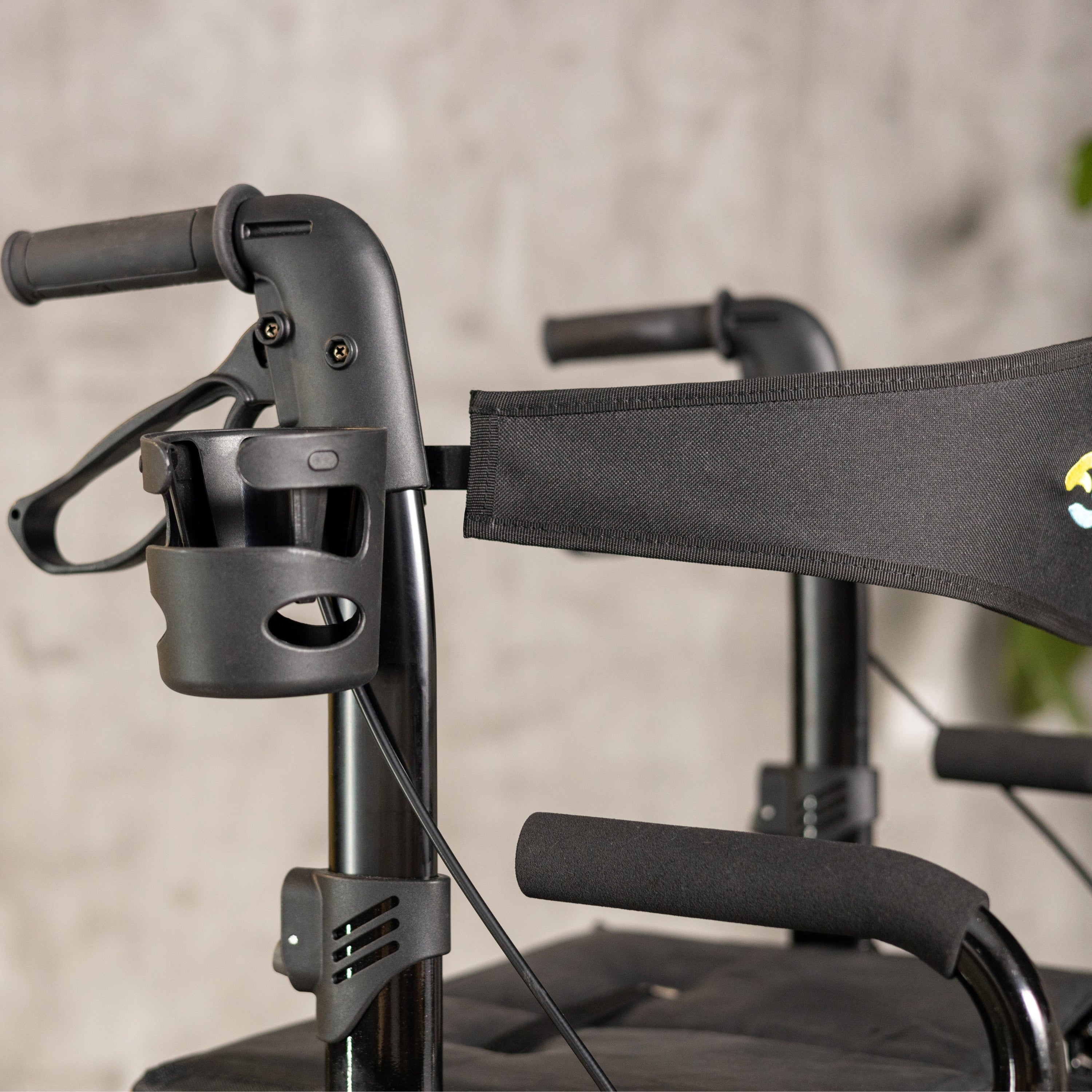 Unverzichtbares Zubehör für Ihren Rollator: Mehr Komfort, Sicherheit und Mobilität